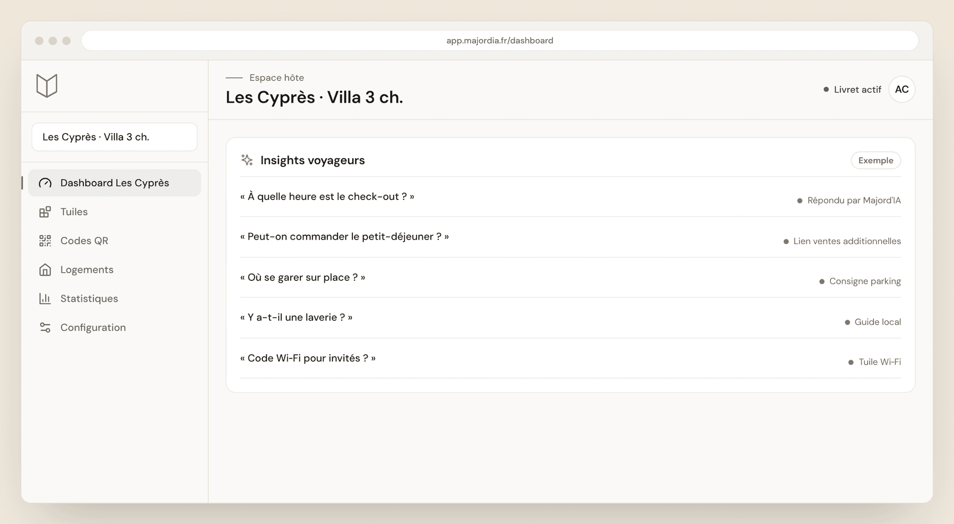 Interface de l'assistant IA Majord'IA répondant instantanément à une question voyageur