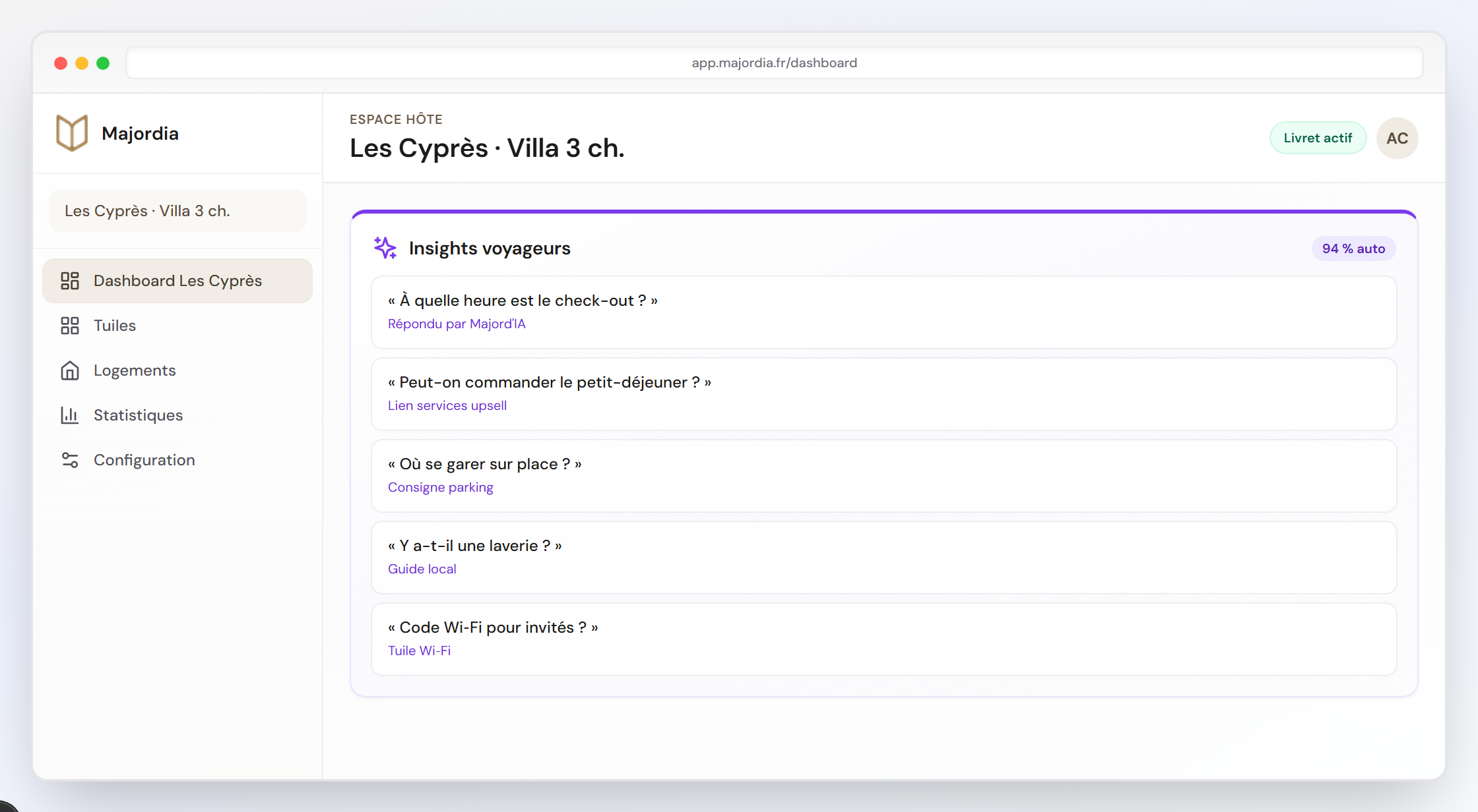 Interface de l'assistant IA Majord'IA répondant instantanément à une question voyageur